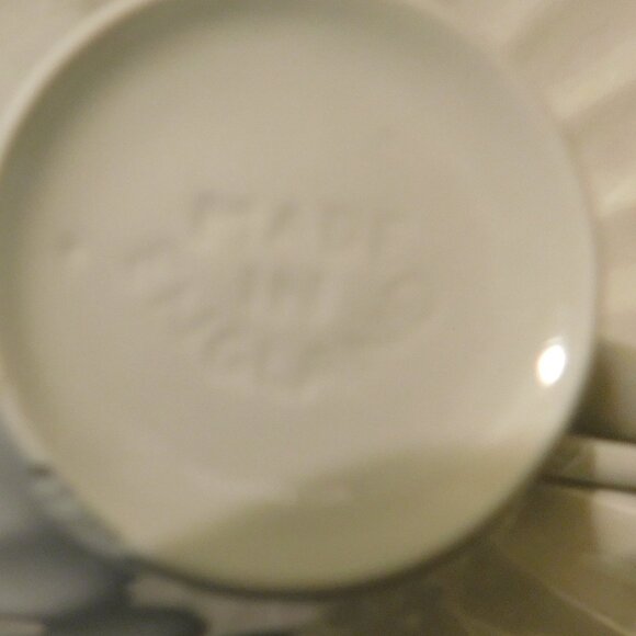 English Tea Cup Set - Picture 4 of 5